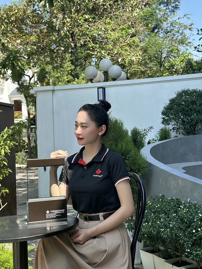Lan can nhôm không trụ tay vuông của Yongxing áp dụng công nghệ fluorocarbon cao cấp.