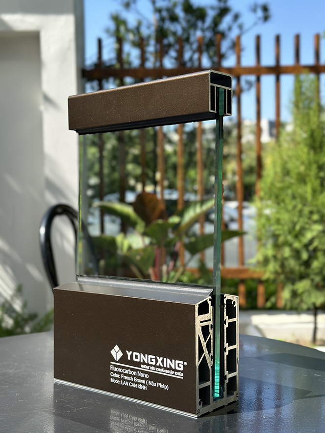 Lan can nhôm không trụ nâu pháp độ bền vượt trội