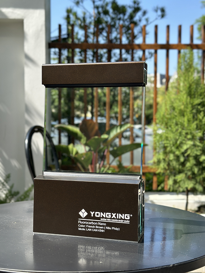 Lan can nhôm không trụ nâu pháp