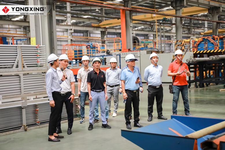 ĐOÀN DNSX CỬA NHÔM HCM THAM QUAN NHÀ MÁY NHÔM YONGXING LẦN 7