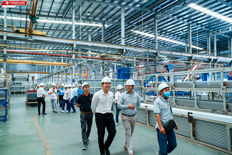Đoàn doanh nghiệp tham quan nhà máy nhôm Yongxing 2