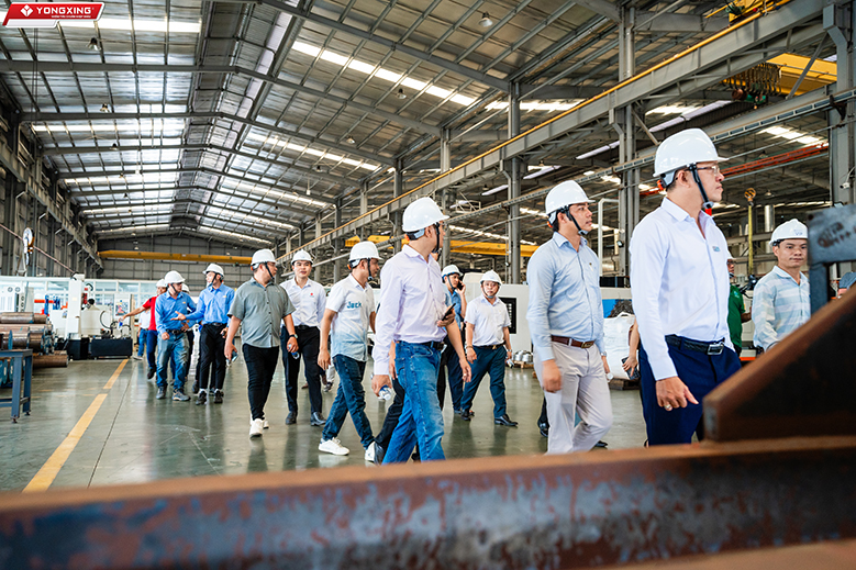 Đoàn doanh nghiệp tham quan nhà máy nhôm Yongxing 7
