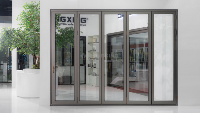 Cửa nhôm xếp trượt Soco80 thiết kế đơn giản 