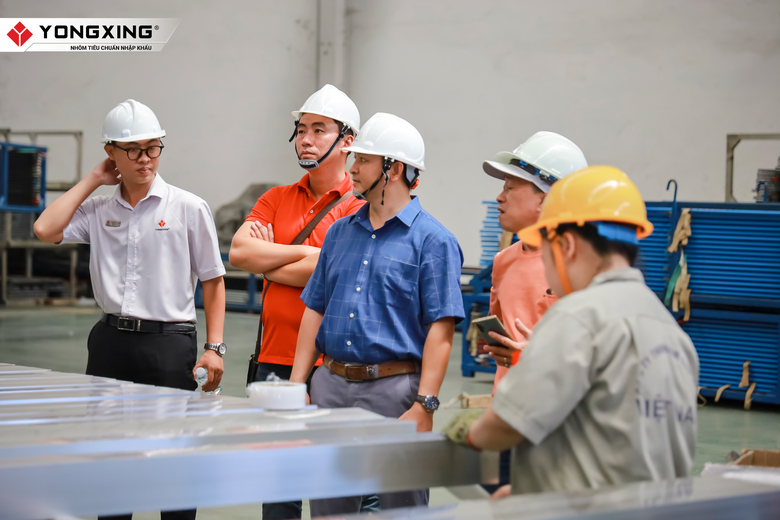 ĐOÀN DNSX CỬA NHÔM HCM THAM QUAN NHÀ MÁY NHÔM YONGXING LẦN 8