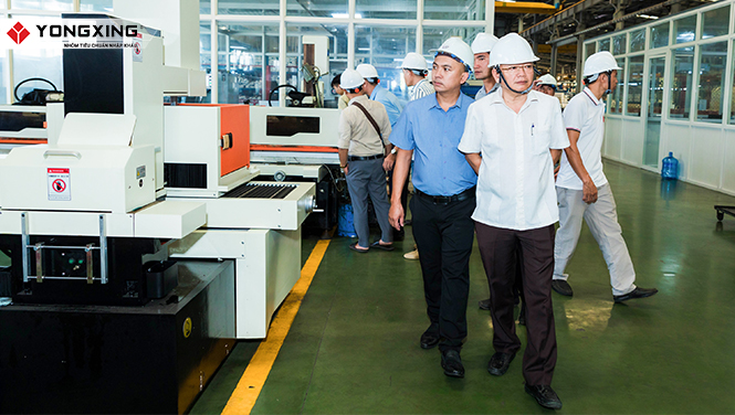 ĐOÀN DNSX CỬA NHÔM LÂM ĐỒNG THAM QUAN NHÀ MÁY NHÔM YONGXING  4