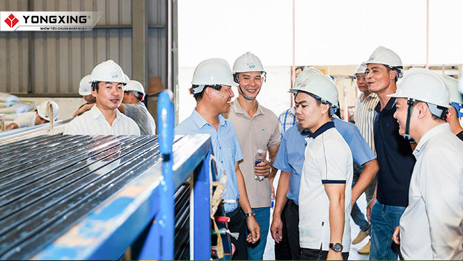 ĐOÀN DNSX CỬA NHÔM LÂM ĐỒNG THAM QUAN NHÀ MÁY NHÔM YONGXING  5